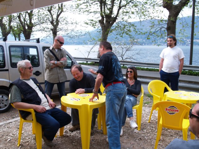 aspettandoilcaff.jpg